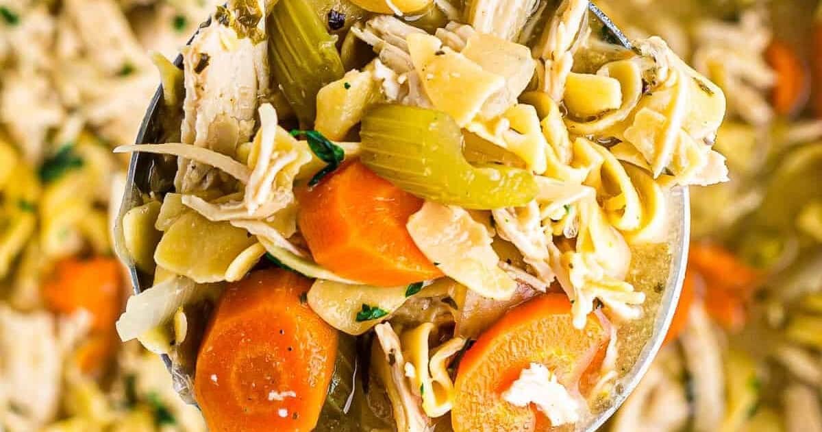 Easy Crockpot Chicken Noodle Soup: Your Cozy Weeknight Meal
